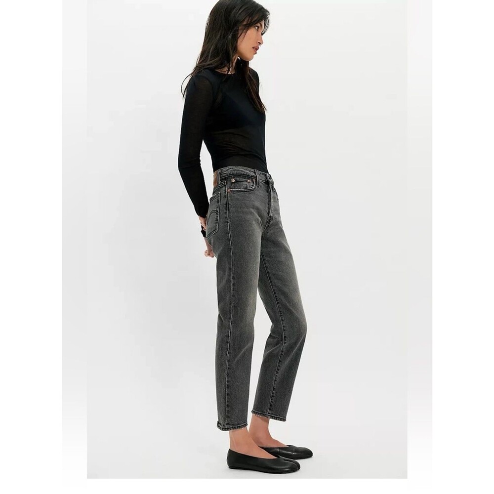 Levis Ribcage Straight  Ankle jeans Womens Button Fly Color Well Worn Black 28